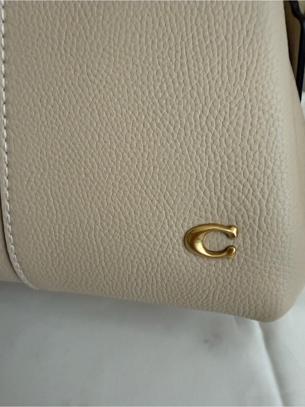Coach Lana 23 Ivory Pebbled Leather Shoulder Bag NWT w/strap and dust bag - Picture 4 of 11